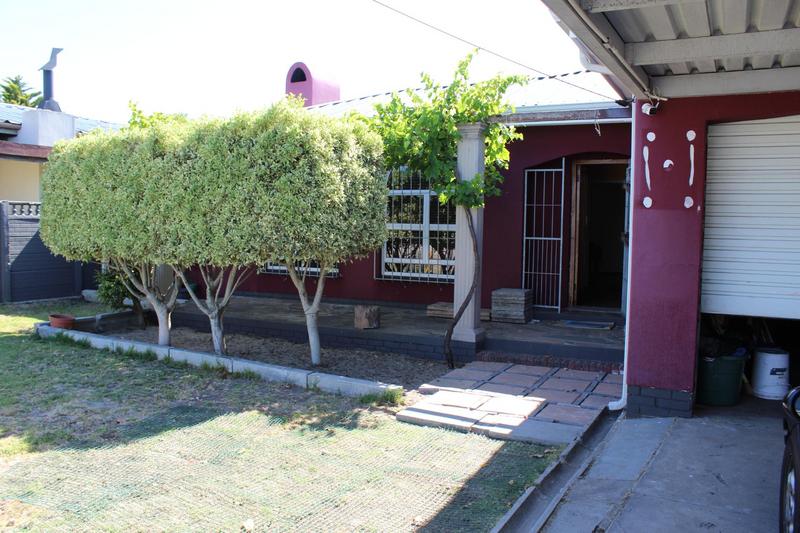 5 Bedroom Property for Sale in Goodwood Park Western Cape